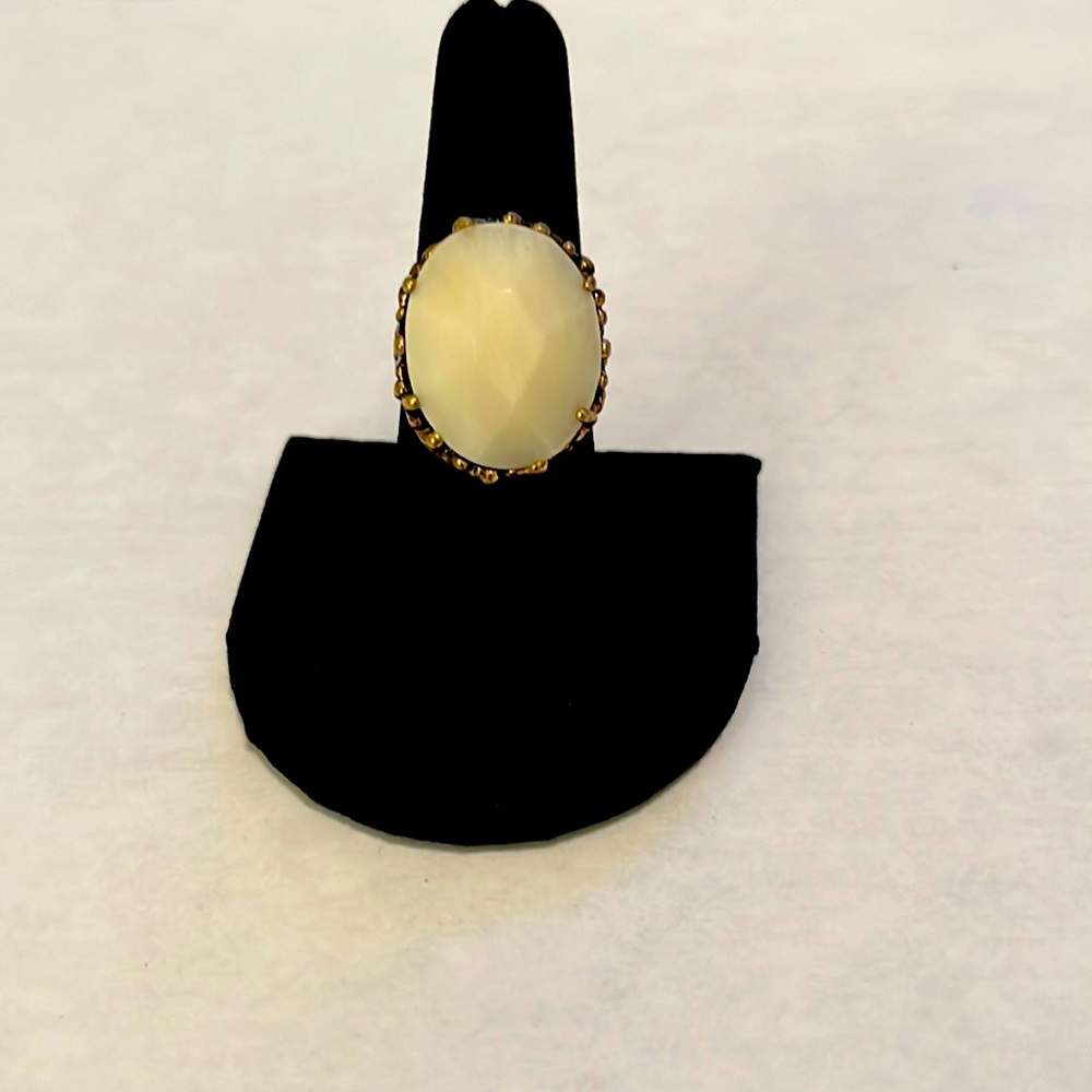 Beautiful Linjer large gold filled Mother of Pearl statement ring sz. 7